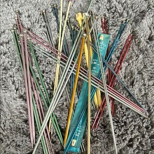 Assorted Knitting Needles Set.  Size 0 to 8